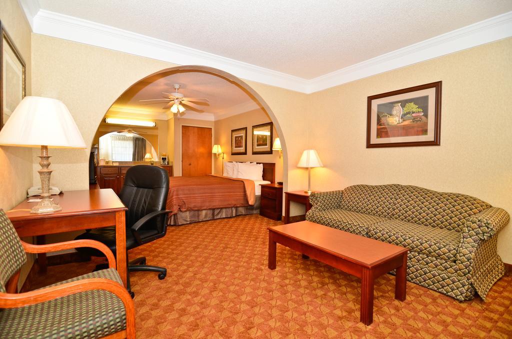 Peach State Inn & Suites Hawkinsville Ngoại thất bức ảnh