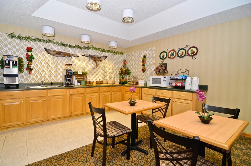 Peach State Inn & Suites Hawkinsville Ngoại thất bức ảnh