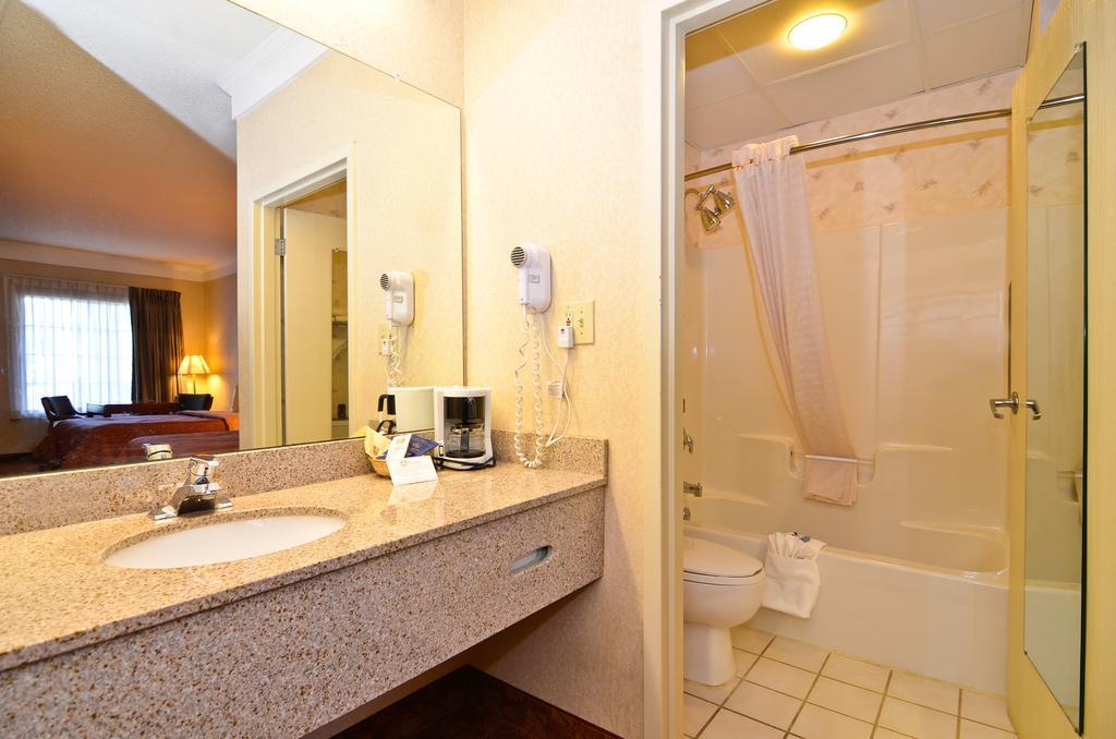 Peach State Inn & Suites Hawkinsville Ngoại thất bức ảnh