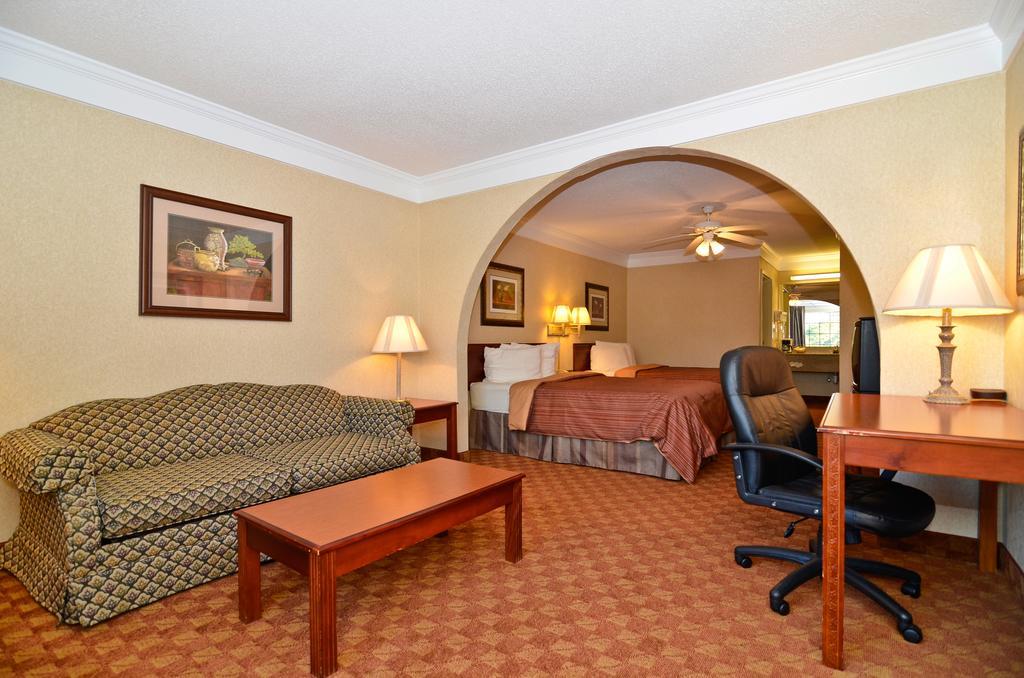 Peach State Inn & Suites Hawkinsville Ngoại thất bức ảnh